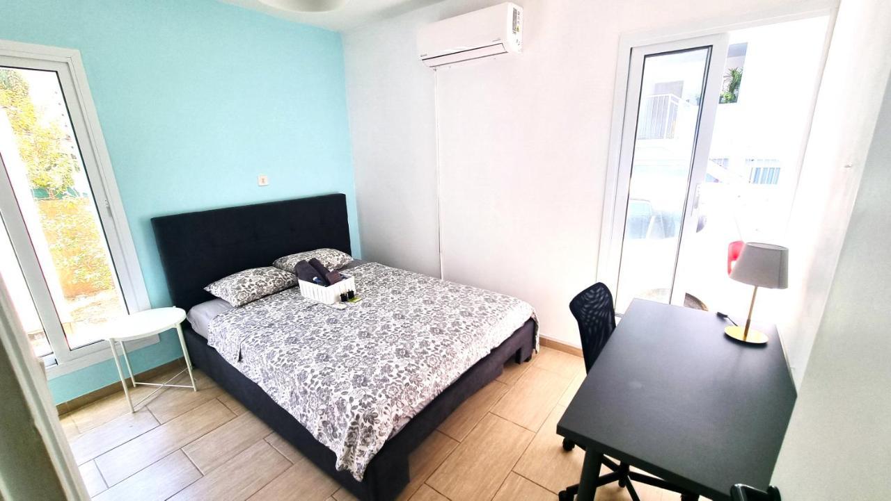 Dream Escape 1 - 6 Min Walk To Kastella Beach! Apartment Larnaca
