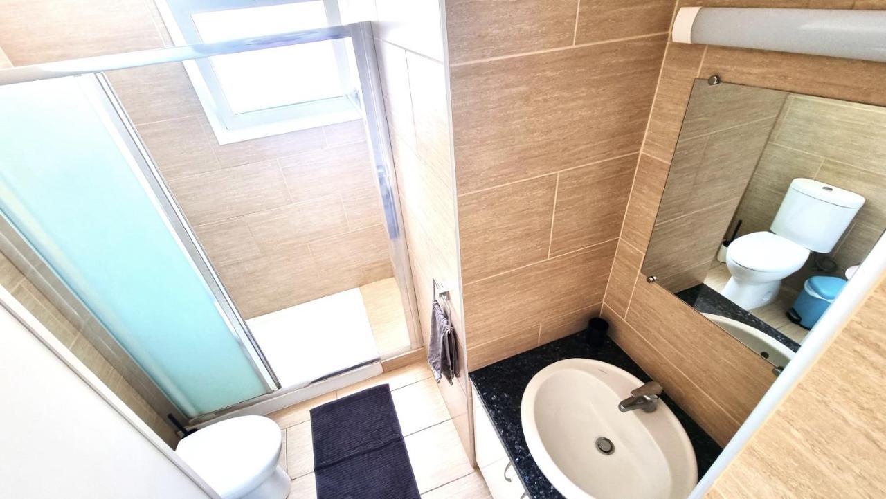 Dream Escape 1 - 6 Min Walk To Kastella Beach! Apartment